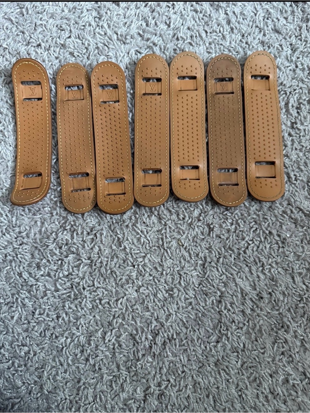 Louis Vuitton Strap pad A34 - Picture 3 of 11